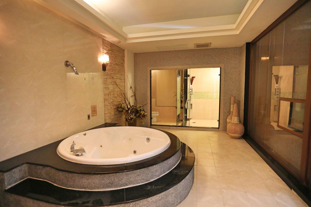 Hua Jia Motel 台南 エクステリア 写真